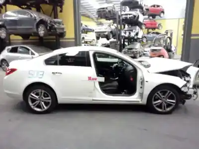 Sloopvoertuig opel insignia berlina selective van het jaar 2010 aangedreven a20dth