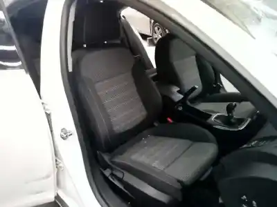 Sloopvoertuig opel insignia berlina selective van het jaar 2010 aangedreven a20dth