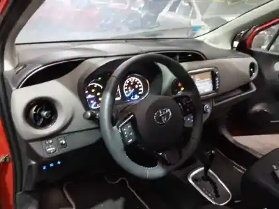 Sloopvoertuig toyota yaris hsd active van het jaar 2017 aangedreven 1nzfxe