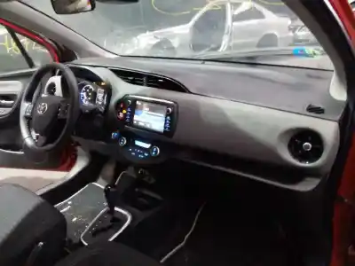 Sloopvoertuig toyota yaris hsd active van het jaar 2017 aangedreven 1nzfxe