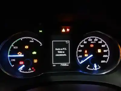 Sloopvoertuig toyota yaris hsd active van het jaar 2017 aangedreven 1nzfxe