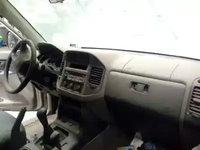 Здавання транспортного засобу mitsubishi montero (v60/v70) 3.2 di-d avance року 2001 потужний 4m41