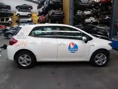 Sloopvoertuig TOYOTA AURIS (_E18_) 1.8 HYBRID (ZWE186_) van het jaar 2012 aangedreven 2ZRFXE