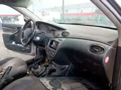 Vehicul casat ford focus berlina (cak) 1.6 16v cat al anului 1998 alimentat 