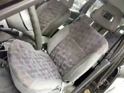 Verschrottungsfahrzeug ford maverick (nl) gls des jahres 1996 angetrieben td27e