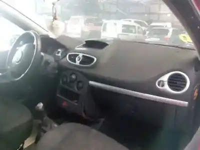 Veículo de Sucata renault clio iii authentique do ano 2005 alimentado k9k766