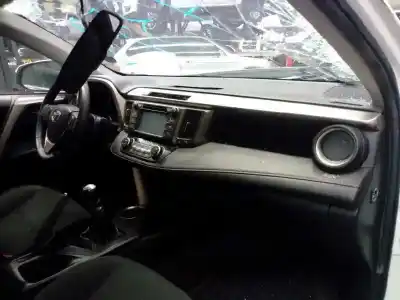 Veicolo di demolizione toyota rav 4 advance dell'anno 2014 alimentato 1adftv