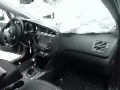 Здавання транспортного засобу kia cee´d drive року 2017 потужний d4fc