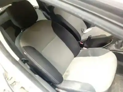 Здавання транспортного засобу dacia                                              duster                                                                                                                                                                                                                                                     laureate 4x2 року 2014 потужний k9k612