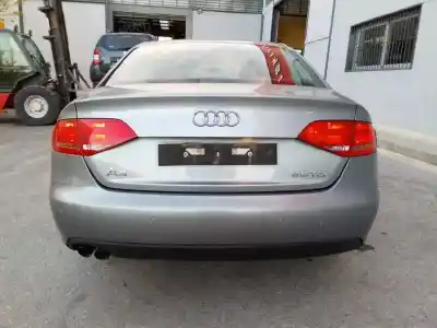 Veicolo di demolizione audi a4 berlina (b8) básico dell'anno 2009 alimentato caga