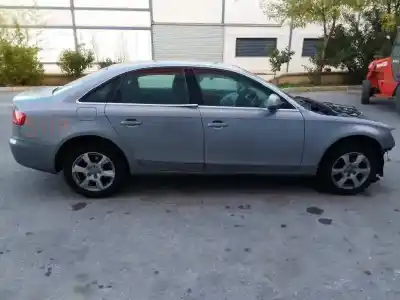 Veicolo di demolizione audi a4 berlina (b8) básico dell'anno 2009 alimentato caga