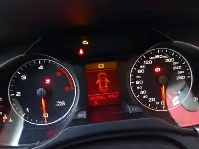 Veicolo di demolizione audi a4 berlina (b8) básico dell'anno 2009 alimentato caga