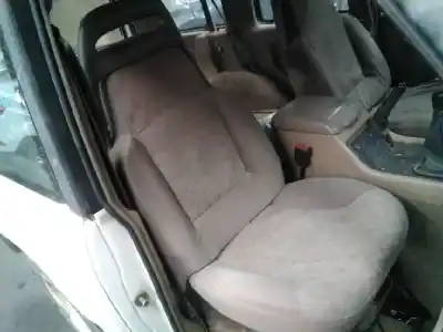 Здавання транспортного засобу land rover discovery (salljg/lj) tdi року 1990 потужний d-21l