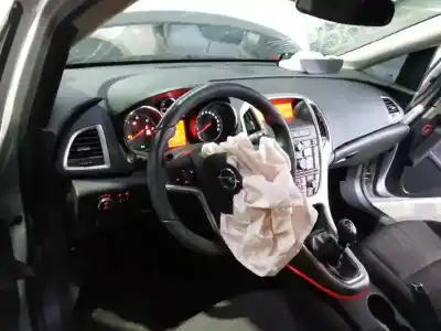 Здавання транспортного засобу opel astra j lim. enjoy року 2009 потужний a17dtr