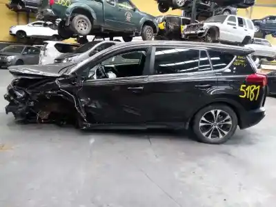 Vehicul casat toyota rav 4 advance al anului 2014 alimentat 1adftv