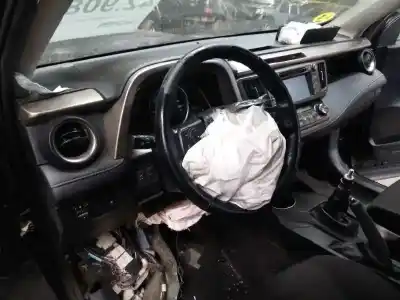 Vehicul casat toyota rav 4 advance al anului 2014 alimentat 1adftv