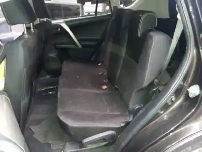 Vehicul casat toyota rav 4 advance al anului 2014 alimentat 1adftv