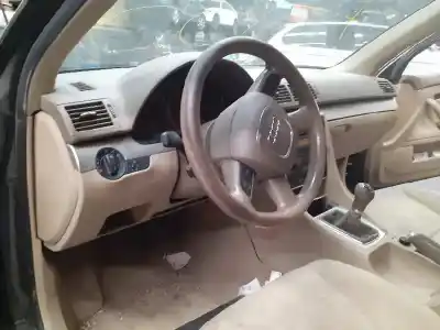 Veicolo di demolizione audi a4 berlina (8e) 2.0 tdi 16v (103kw) dell'anno 2005 alimentato blb