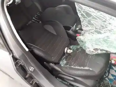 Veicolo di demolizione peugeot 2008 (--.2013->) style dell'anno 2017 alimentato hnz