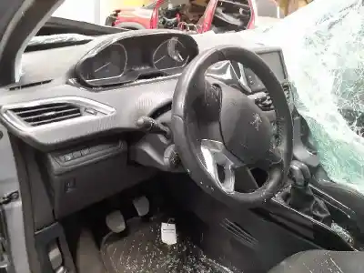 Veicolo di demolizione peugeot 2008 (--.2013->) style dell'anno 2017 alimentato hnz