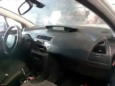 Sloopvoertuig citroen c4 berlina collection van het jaar 2010 aangedreven 9hx