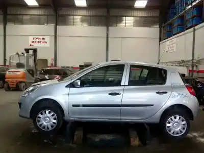 Veículo de Sucata RENAULT CLIO III 20 Aniversario do ano 2005 alimentado K9K766