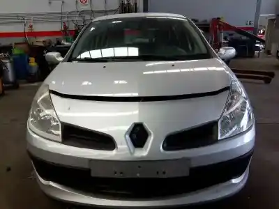 Veículo de Sucata renault clio iii 20 aniversario do ano 2005 alimentado k9k766