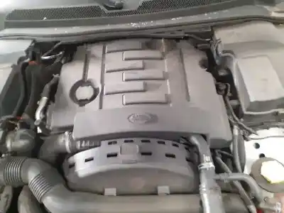 Veículo de Sucata land rover discovery 4 tdv6 se do ano 2012 alimentado 306dt