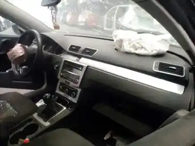 Veicolo di demolizione volkswagen passat variant (365) advance bluemotion dell'anno 2013 alimentato cffb