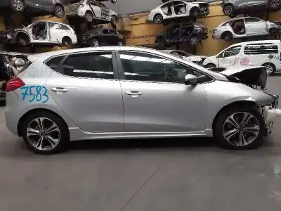 Veicolo di demolizione KIA                                                CEE´D                                                                                                                                                                                                                                                      Drive                                                                                                                                                                                                                                                      dell'anno 2016 alimentato D4FB