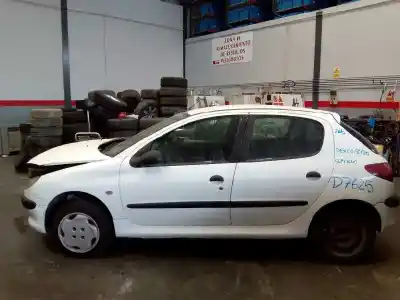 Здавання транспортного засобу PEUGEOT 206 4-TRG. XR року 2001 потужний 