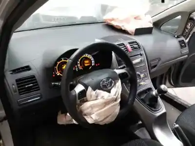 Véhicule à la ferraille toyota auris active de l'année 2010 alimenté 1ndtv