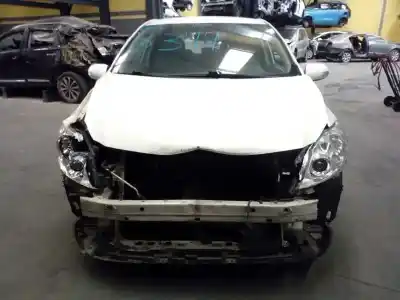 Veículo de Sucata toyota auris básico do ano 2011 alimentado 1ndtv