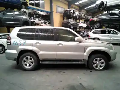 Sloopvoertuig TOYOTA LAND CRUISER (J12) 3.0 D4-D VXL van het jaar 2007 aangedreven 1KDFTV