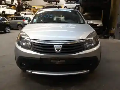 Veículo de Sucata dacia sandero laureate music do ano 2011 alimentado k9k892