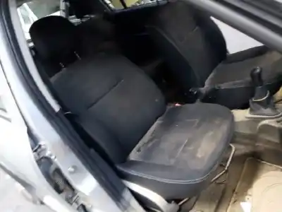 Veículo de Sucata dacia sandero laureate music do ano 2011 alimentado k9k892