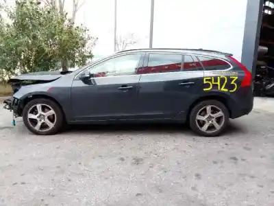 Verschrottungsfahrzeug volvo v60 kombi momentum des jahres 2011 angetrieben d5204t2