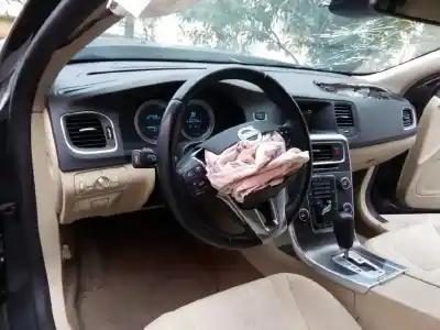 Veicolo di demolizione volvo v60 kombi momentum dell'anno 2011 alimentato d5204t2