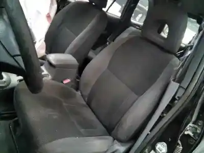 Здавання транспортного засобу toyota rav 4 (a2) 2.0 d-4d executive 4x4 (2003->) року 2003 потужний 1cdftv