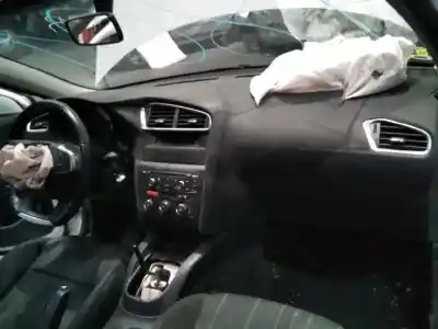 Sloopvoertuig citroen c4 lim. white attraction van het jaar 2014 aangedreven 9hp