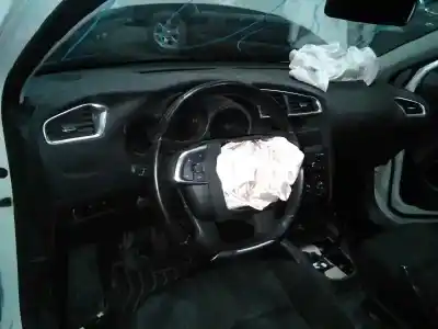 Sloopvoertuig citroen c4 lim. white attraction van het jaar 2014 aangedreven 9hp