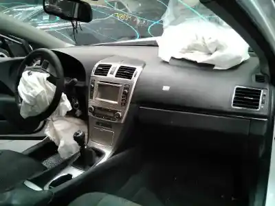 Sloopvoertuig toyota avensis (t27) advance van het jaar 2006 aangedreven 1adftv