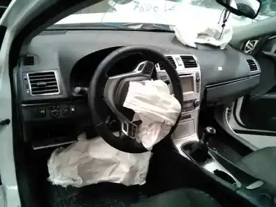 Sloopvoertuig toyota avensis (t27) advance van het jaar 2006 aangedreven 1adftv