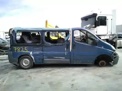 Veículo de Sucata RENAULT                                            TRAFIC COMBI (AB 4.01)                                                                                                                                                                                                                                     Passenger Privilege  Combi corto                                                                                                                                                                                                                           do ano 2007 alimentado M9R780