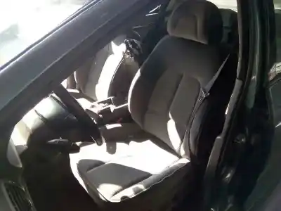 Véhicule à la ferraille peugeot 407 premium de l'année 2007 alimenté 3fy