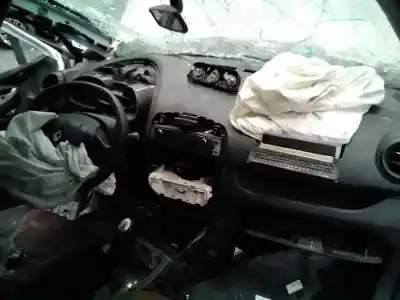 Здавання транспортного засобу renault clio iv business року 2015 потужний k9k612