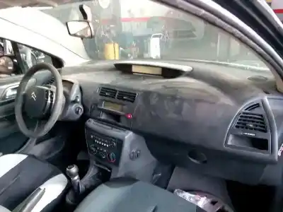 Vehicul casat citroen c4 coupe lx al anului 2004 alimentat kfu