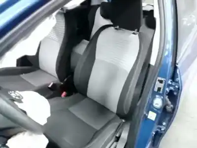 Veículo de Sucata toyota yaris hsd city do ano 2017 alimentado 1nzfxe