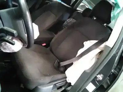 Veicolo di demolizione volkswagen passat variant (365) edition bluemotion dell'anno 2010 alimentato cffb