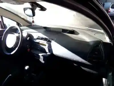 Vehicul casat citroen c4 coupe lx al anului 2006 alimentat 9hy